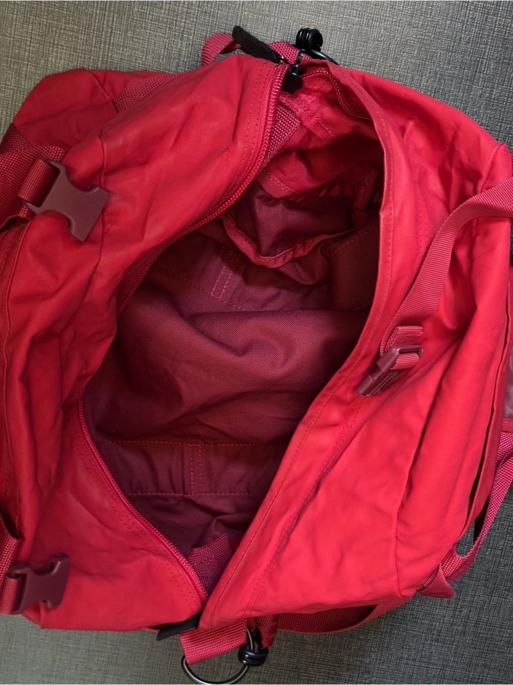 Eagle Creek Red Travel Duffel Bag - Picture 4 of 8